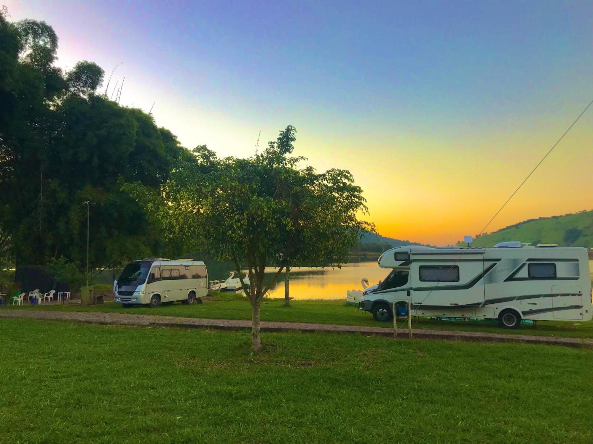 Pousada E Camping Recanto Da Praia Capitólio Екстериор снимка